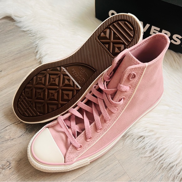 NWT Converse Chuck Taylor All Star Women’s Shoes - Picture 4 of 8